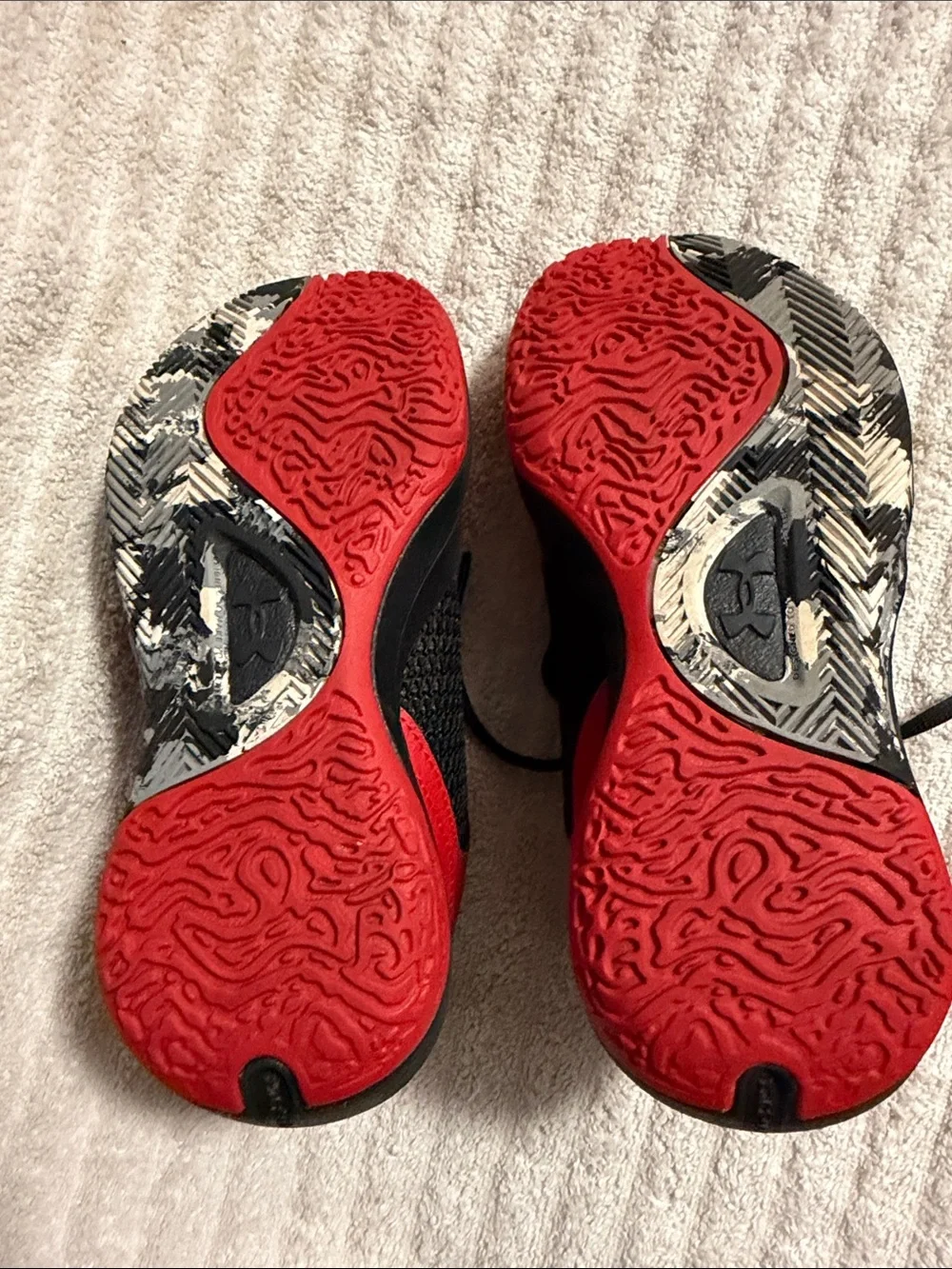 Under Armour Kids Red and Black Low-Top Sneakers
